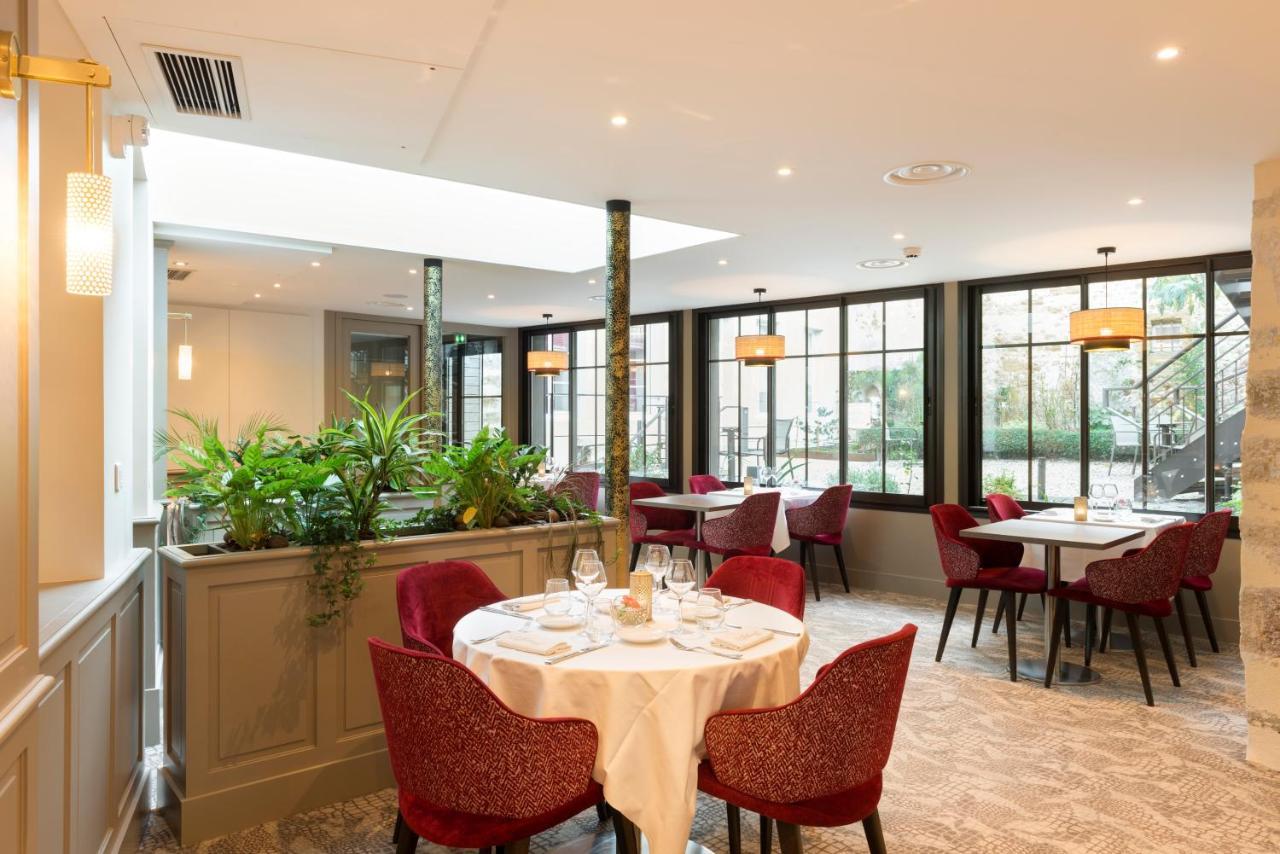 מונטניה-או-פרש Logis - Hotel & Restaurant Du Tribunal מראה חיצוני תמונה