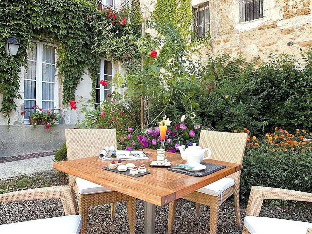 מונטניה-או-פרש Logis - Hotel & Restaurant Du Tribunal מראה חיצוני תמונה