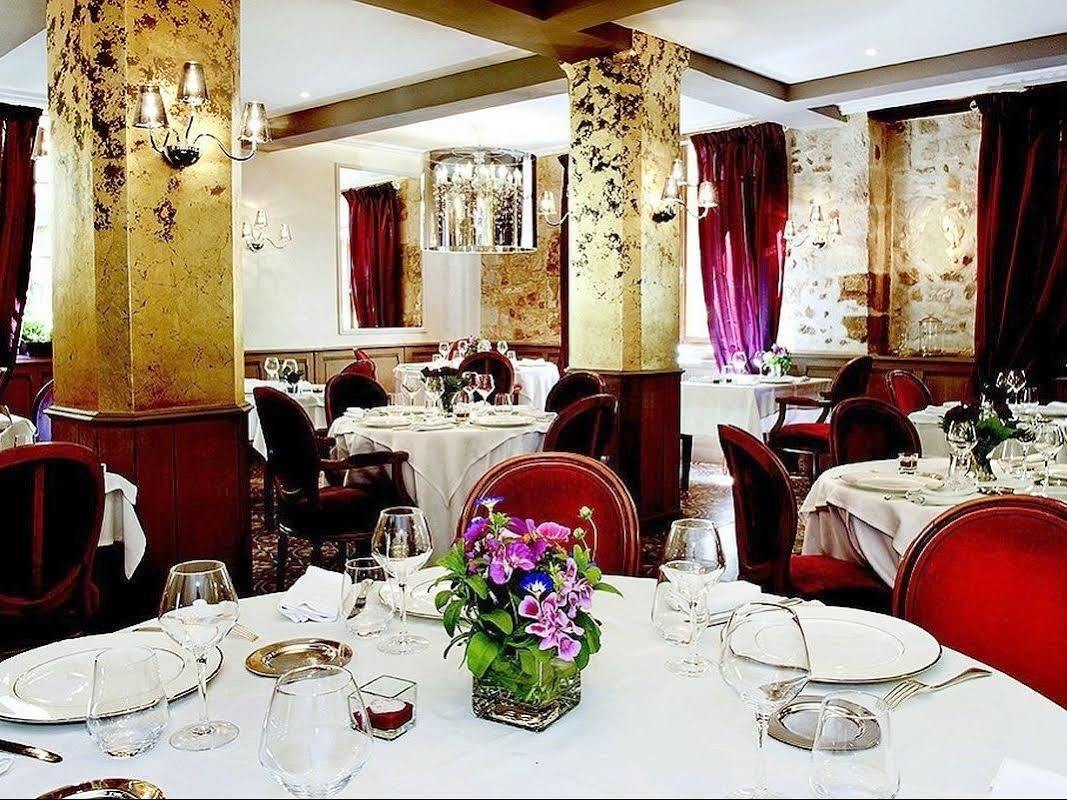 מונטניה-או-פרש Logis - Hotel & Restaurant Du Tribunal מראה חיצוני תמונה